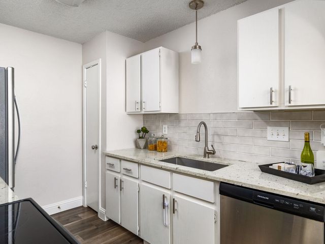 1811 Rainy Meadows DR, Austin, TX 78758