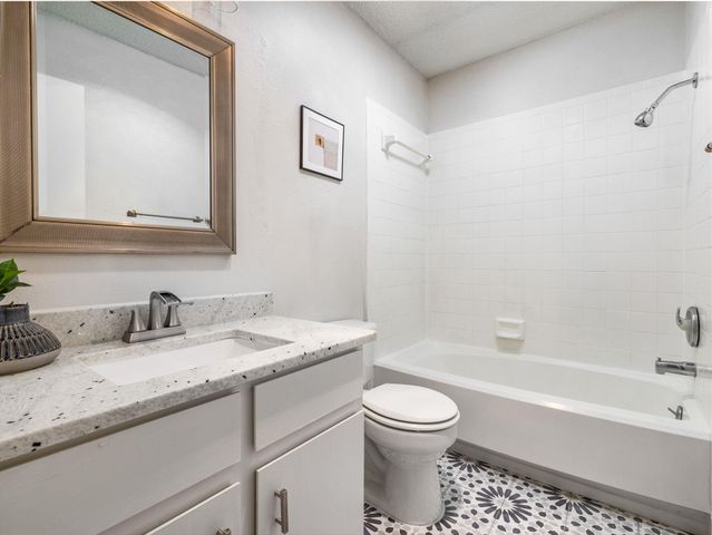 1811 Rainy Meadows DR, Austin, TX 78758