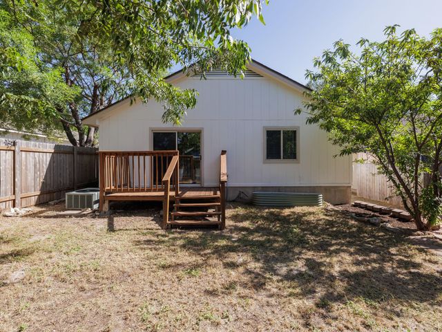 1811 Rainy Meadows DR, Austin, TX 78758