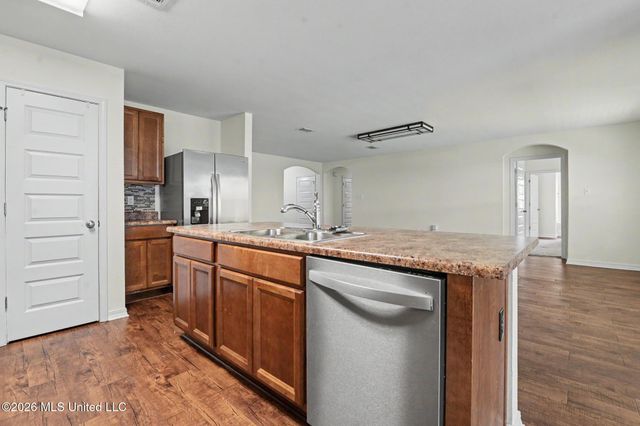 35 Whisperwood Lane, Ocean Springs, MS 39564