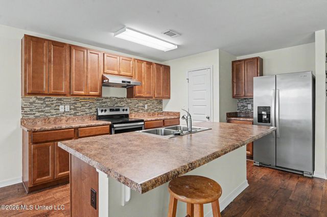 35 Whisperwood Lane, Ocean Springs, MS 39564