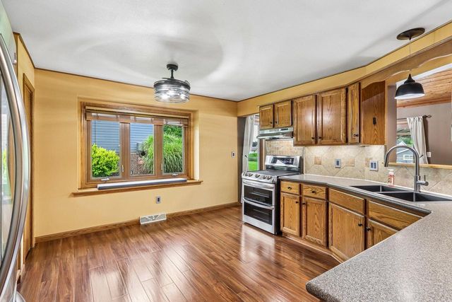 W235N6482 Outer Circle DRIVE, Sussex, WI 53089