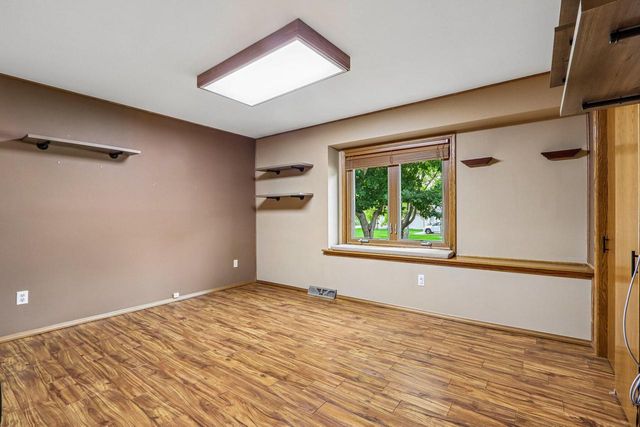 W235N6482 Outer Circle DRIVE, Sussex, WI 53089