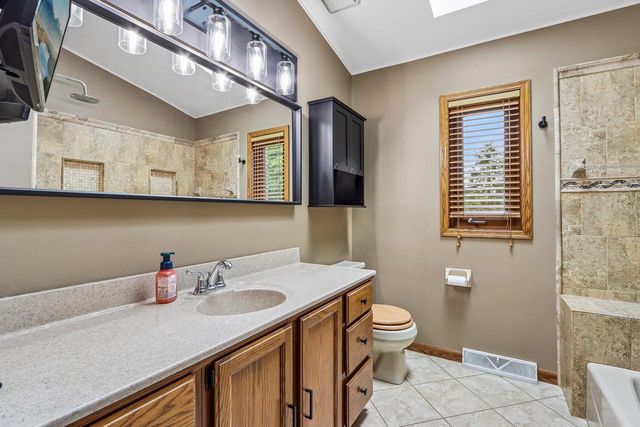 W235N6482 Outer Circle DRIVE, Sussex, WI 53089