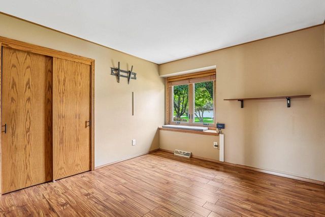 W235N6482 Outer Circle DRIVE, Sussex, WI 53089