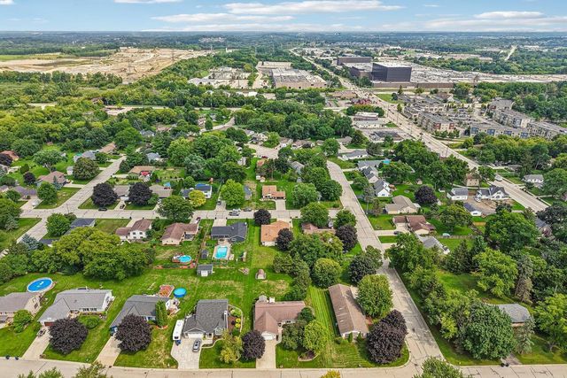 W235N6482 Outer Circle DRIVE, Sussex, WI 53089