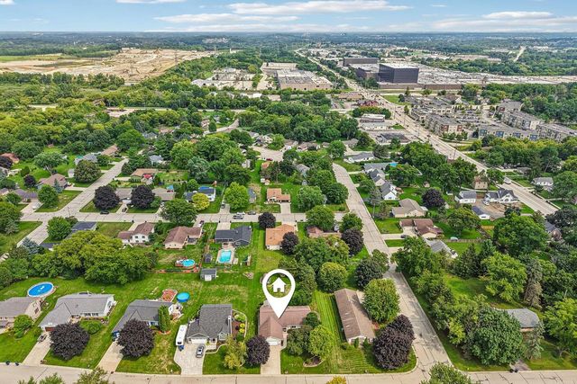 W235N6482 Outer Circle DRIVE, Sussex, WI 53089