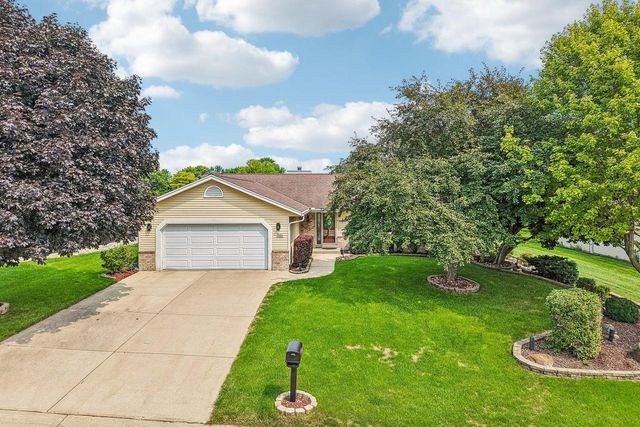W235N6482 Outer Circle DRIVE, Sussex, WI 53089