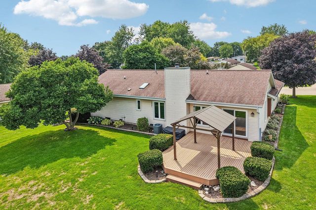 W235N6482 Outer Circle DRIVE, Sussex, WI 53089