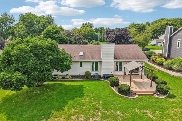 W235N6482 Outer Circle DRIVE, Sussex, WI 53089