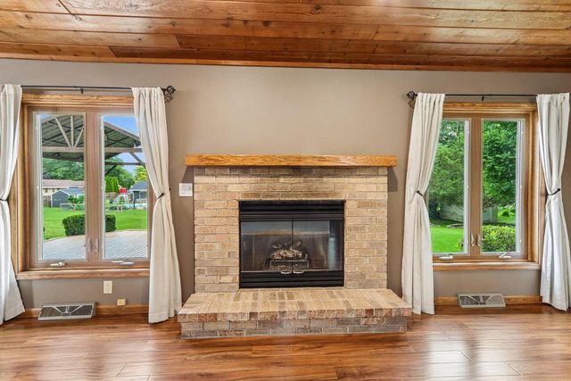 W235N6482 Outer Circle DRIVE, Sussex, WI 53089
