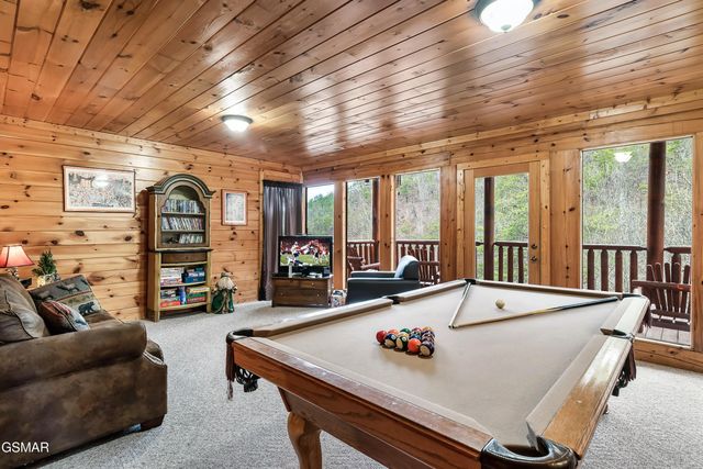 830 Black Bear Cub Way, Sevierville, TN 37862