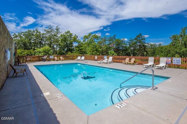 830 Black Bear Cub Way, Sevierville, TN 37862