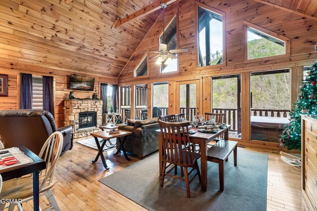 830 Black Bear Cub Way, Sevierville, TN 37862