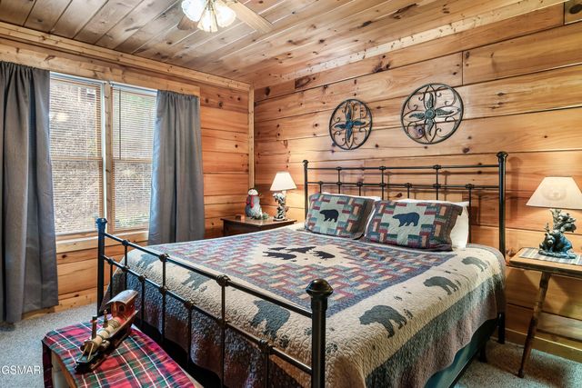830 Black Bear Cub Way, Sevierville, TN 37862
