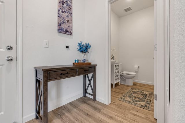2207 S Crumal Street, Visalia, CA 93292