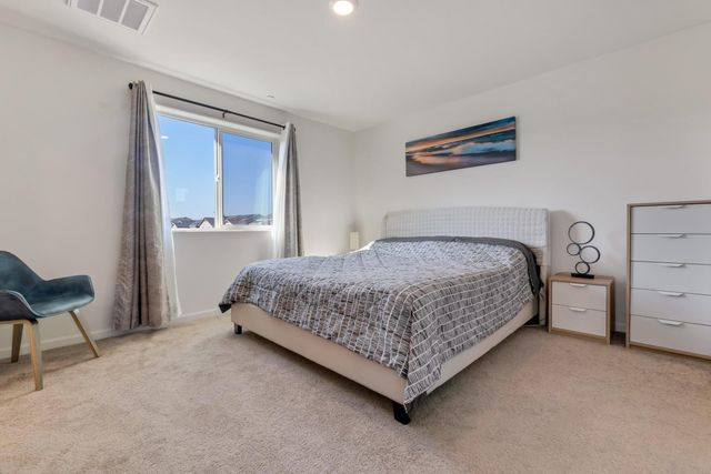 2207 S Crumal Street, Visalia, CA 93292