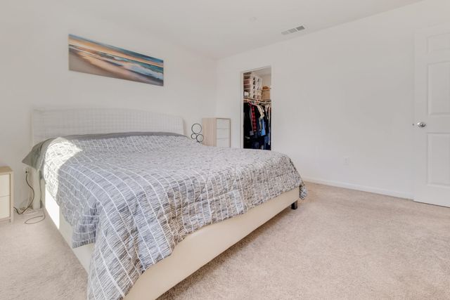 2207 S Crumal Street, Visalia, CA 93292