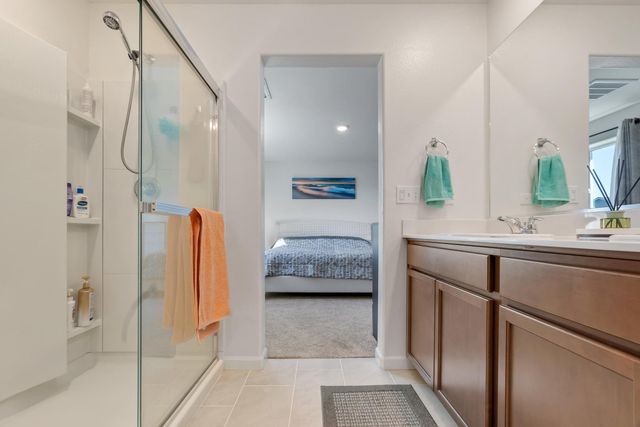 2207 S Crumal Street, Visalia, CA 93292
