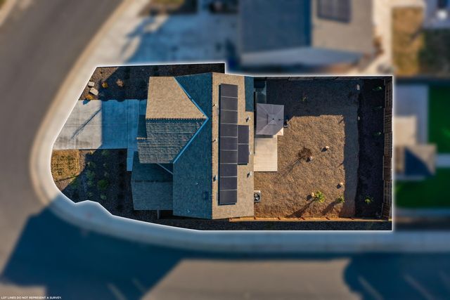 2207 S Crumal Street, Visalia, CA 93292