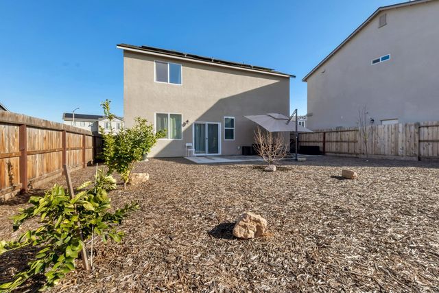 2207 S Crumal Street, Visalia, CA 93292
