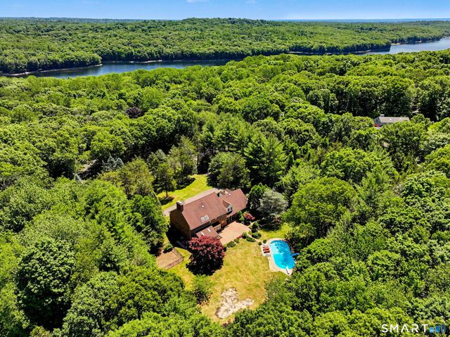 45 Stones Throw Road, Easton, CT 06612