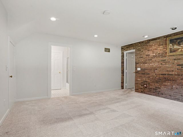 45 Stones Throw Road, Easton, CT 06612