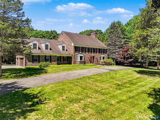 45 Stones Throw Road, Easton, CT 06612