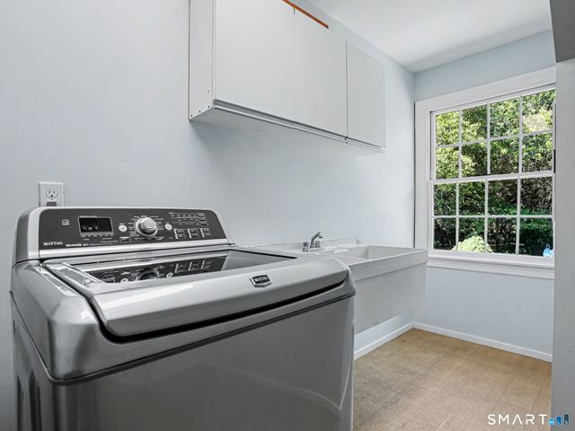 45 Stones Throw Road, Easton, CT 06612