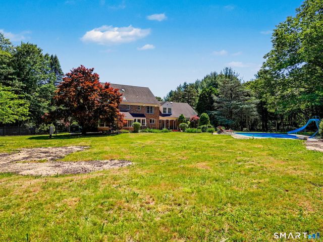 45 Stones Throw Road, Easton, CT 06612