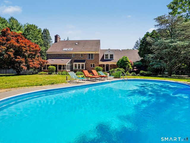 45 Stones Throw Road, Easton, CT 06612