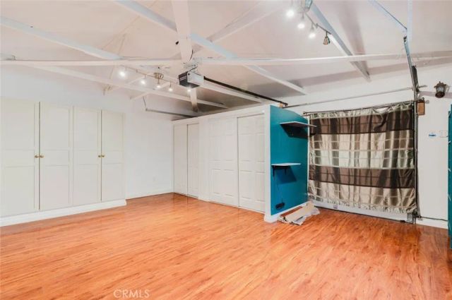 5446 Irondale Avenue, Woodland Hills, CA 91367