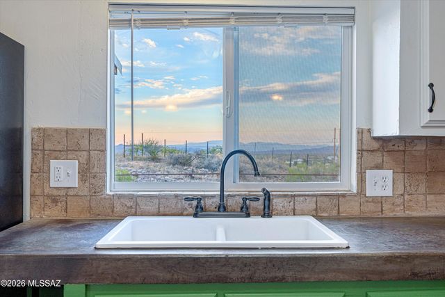 1665 W Oracle Ranch Road, Oracle, AZ 85623