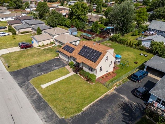 8820 W 85th Place, Justice, IL 60458