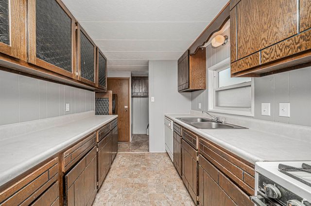 522 W 2nd Street, Junction City, KS 66441