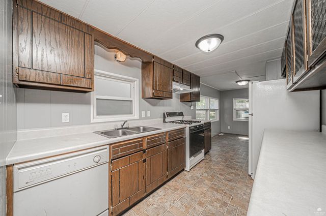 522 W 2nd Street, Junction City, KS 66441
