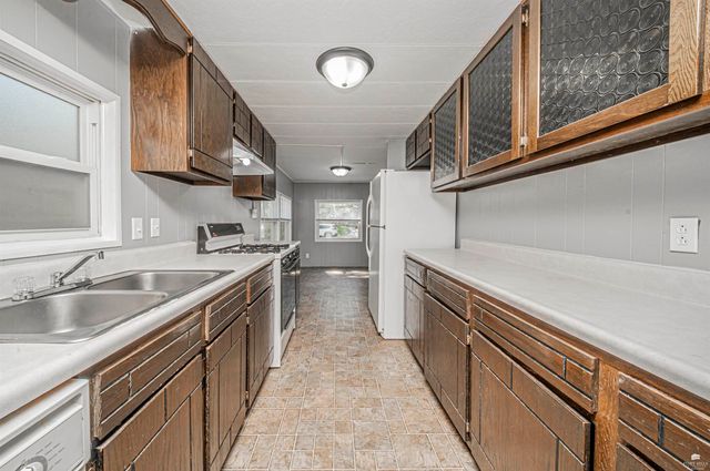 522 W 2nd Street, Junction City, KS 66441