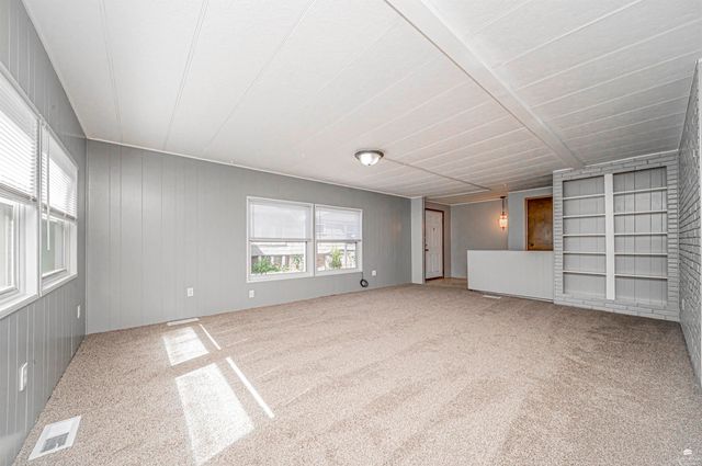 522 W 2nd Street, Junction City, KS 66441