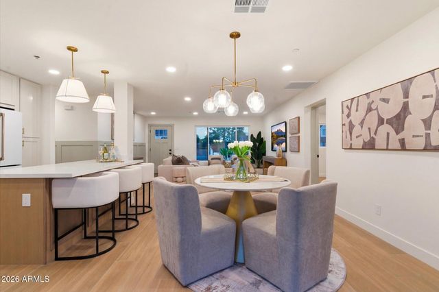 8520 E HIGHLAND Avenue, Scottsdale, AZ 85251