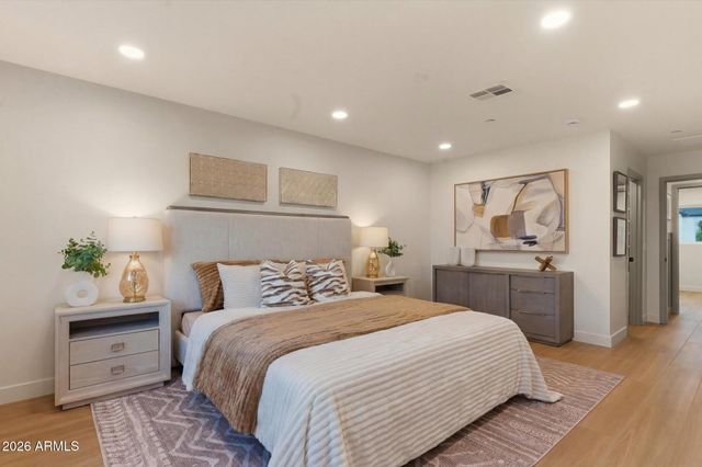 8520 E HIGHLAND Avenue, Scottsdale, AZ 85251