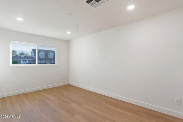 8520 E HIGHLAND Avenue, Scottsdale, AZ 85251