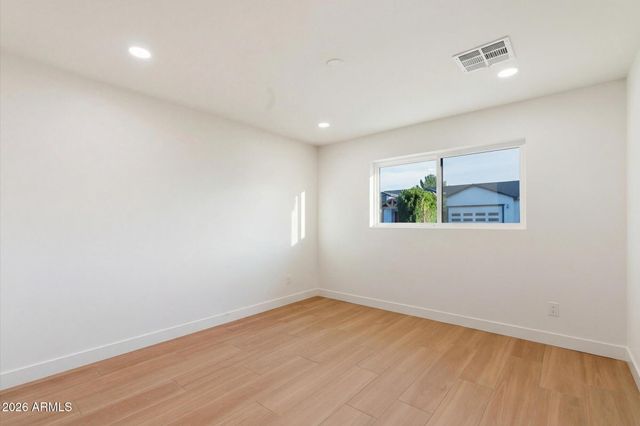 8520 E HIGHLAND Avenue, Scottsdale, AZ 85251