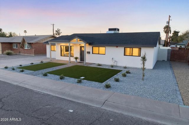 8520 E HIGHLAND Avenue, Scottsdale, AZ 85251