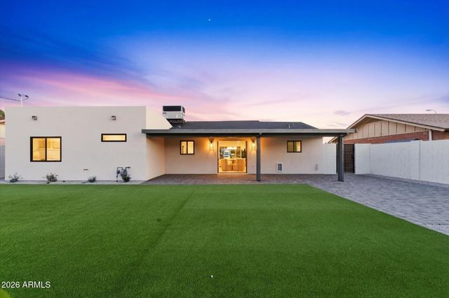 8520 E HIGHLAND Avenue, Scottsdale, AZ 85251