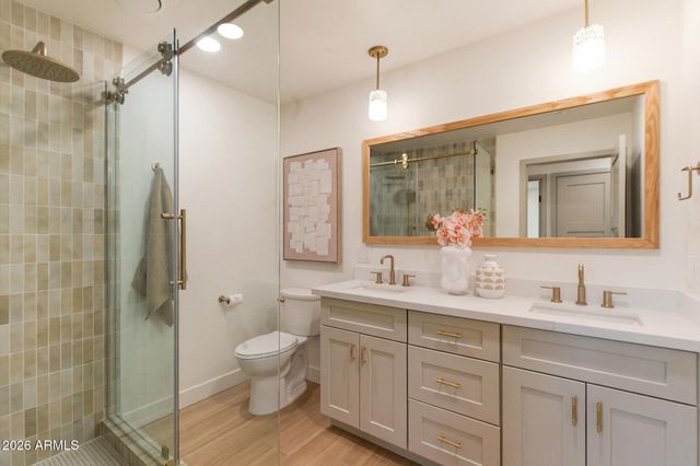 8520 E HIGHLAND Avenue, Scottsdale, AZ 85251