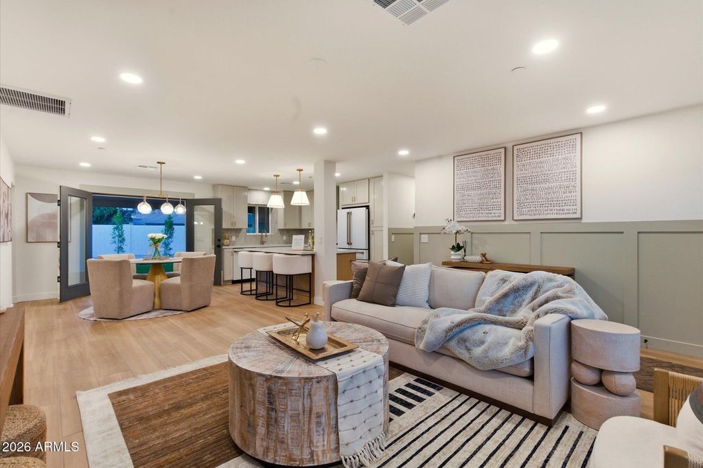 8520 E HIGHLAND Avenue, Scottsdale, AZ 85251 — photo 2
