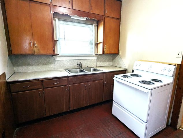 828 Lewis Avenue, St. Joseph, MI 49085