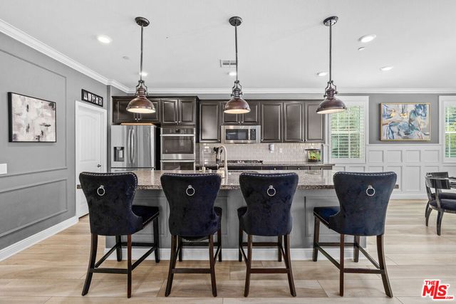 106 Redwood Grove Court, Simi Valley, CA 93065