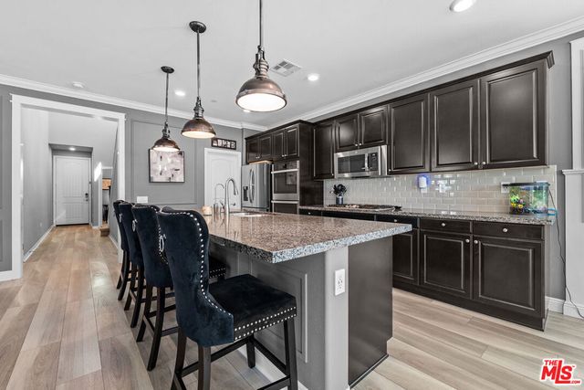 106 Redwood Grove Court, Simi Valley, CA 93065