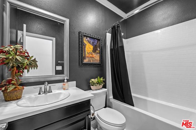 106 Redwood Grove Court, Simi Valley, CA 93065